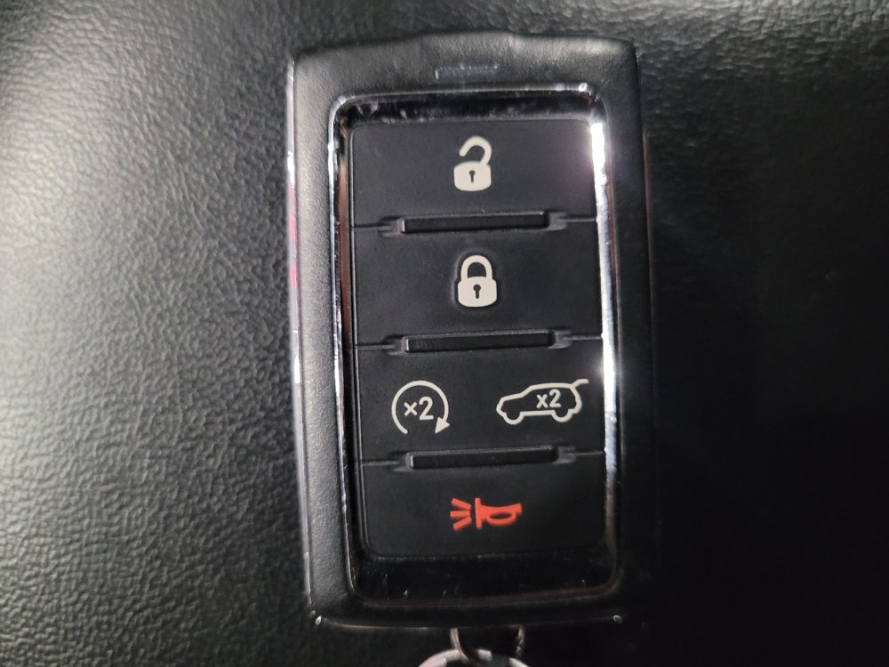 Used 2023 Jeep Grand Cherokee L Laredo AWD/4WD image 32