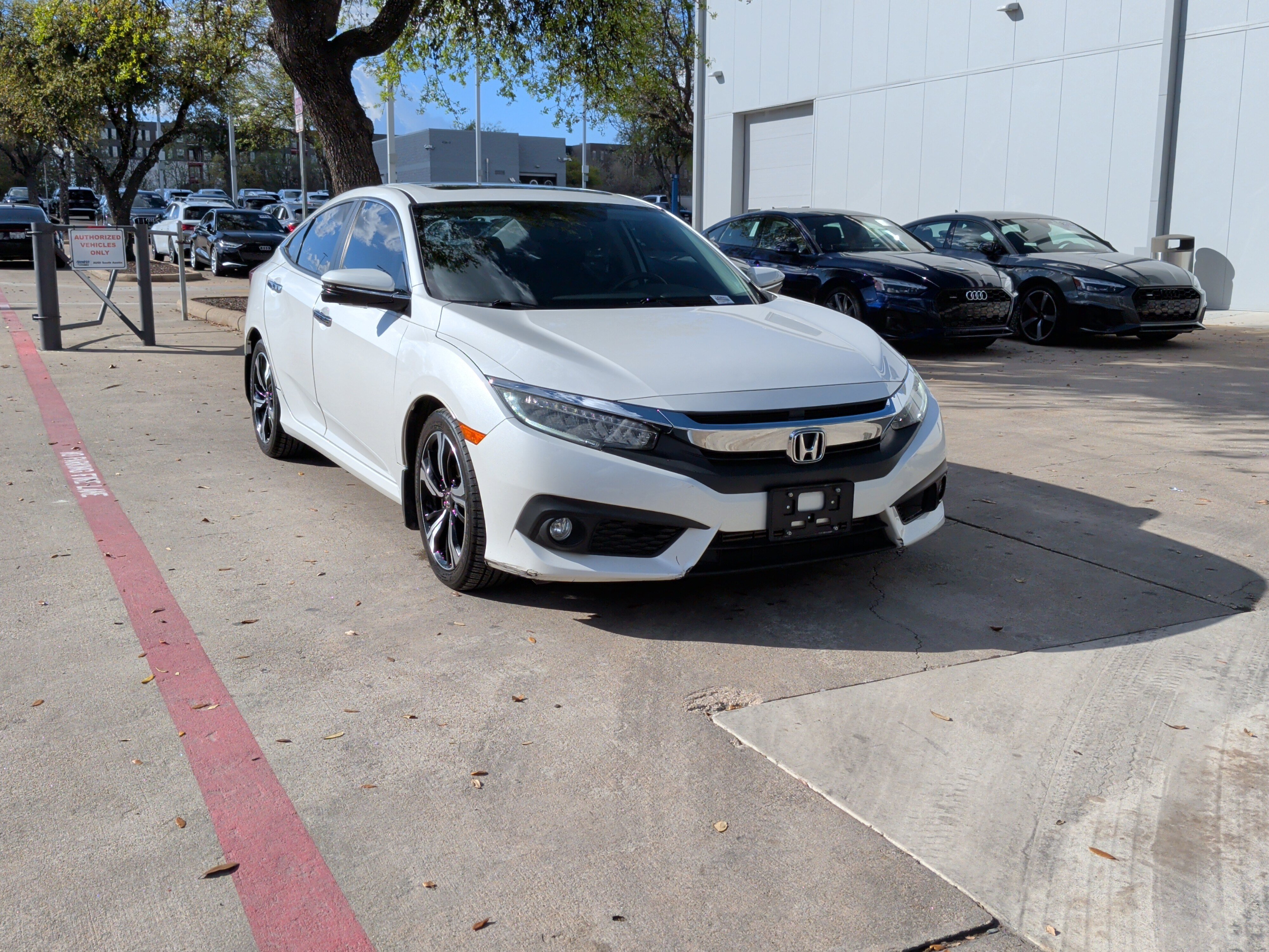 Used 2016 Honda Civic Touring image 2