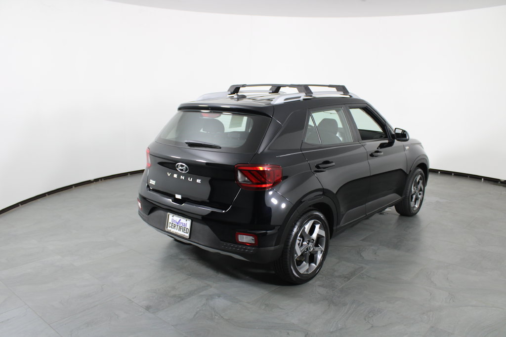 Certified 2026 Hyundai Venue SEL FWD image 4