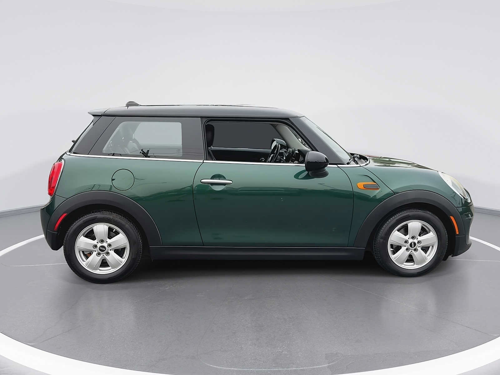 Used 2015 MINI Cooper 2-Door Hardtop FWD image 9