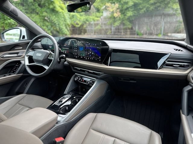 Certified 2025 Audi Q5 Premium w/ Premium Plus AWD/4WD image 17