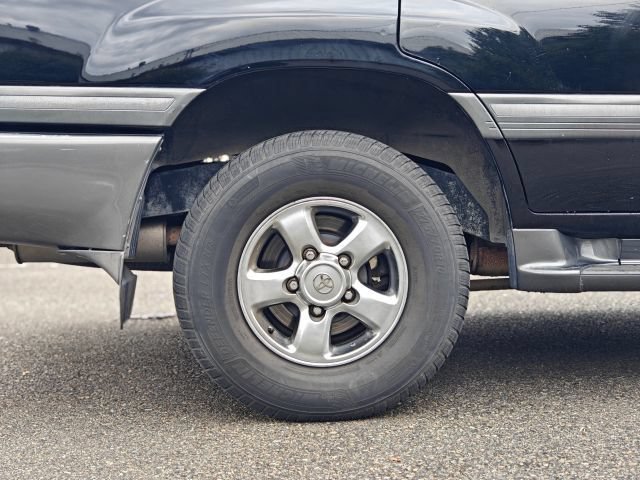 Used 2002 Toyota Land Cruiser AWD/4WD image 11