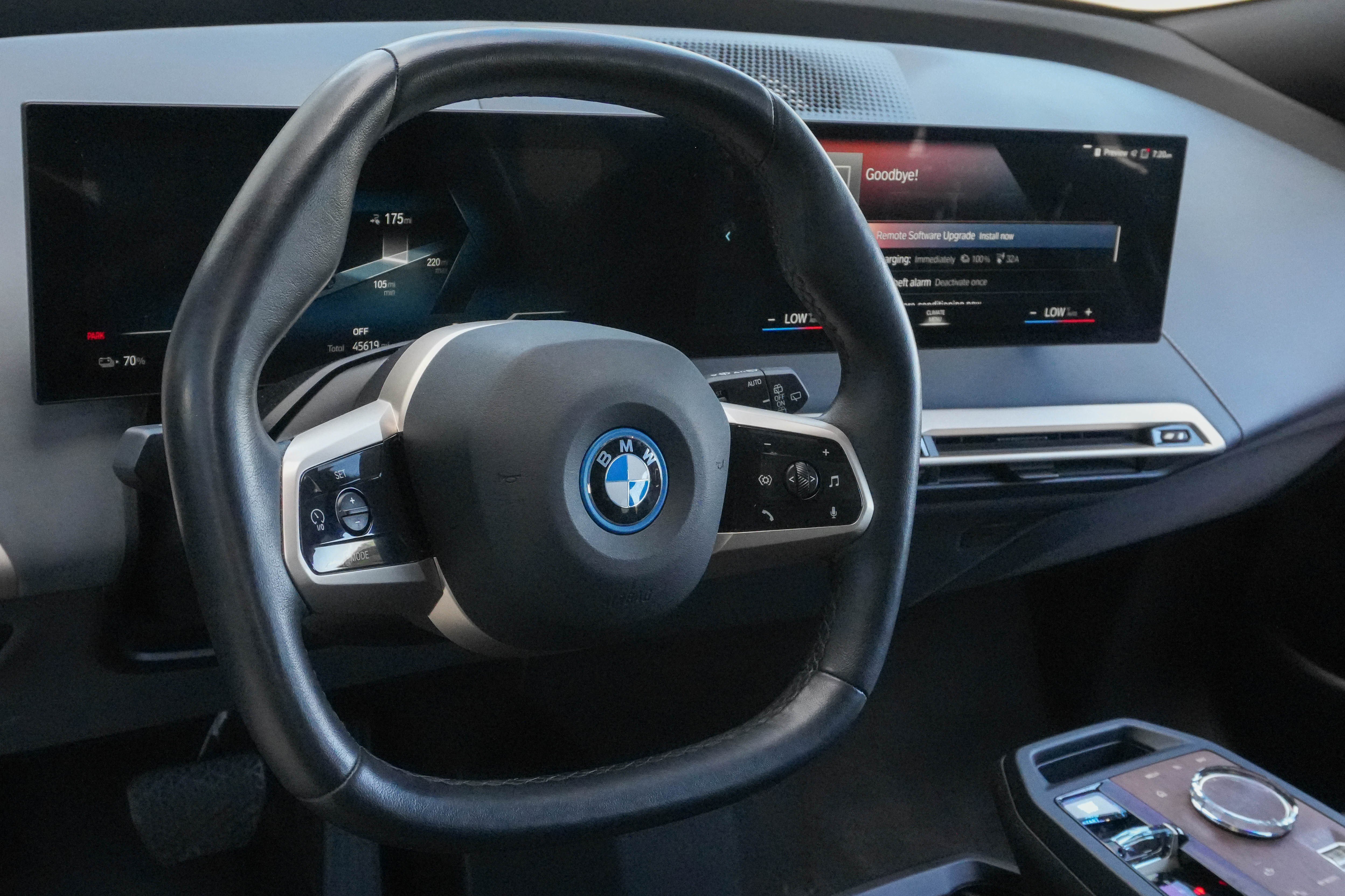 Certified 2023 BMW iX M60 w/ Executive Package AWD/4WD image 10