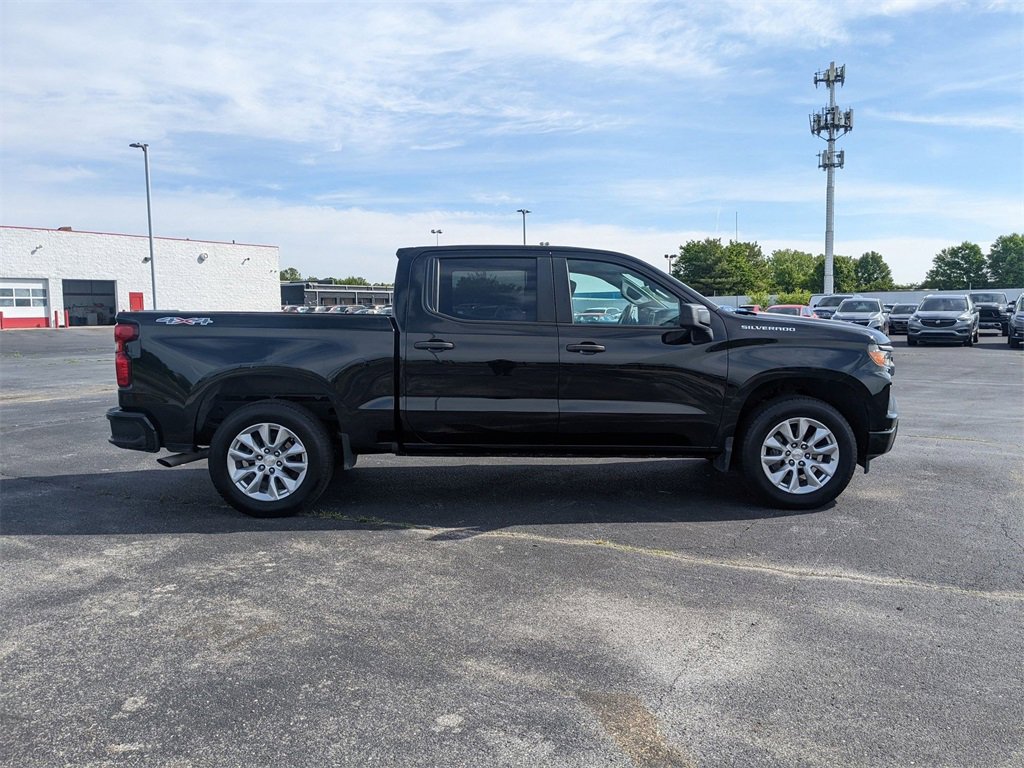 Used 2022 Chevrolet Silverado 1500 Custom image 9