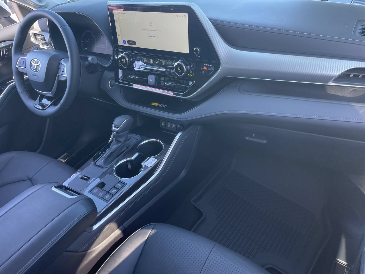 New 2026 Toyota Highlander Platinum AWD/4WD image 24