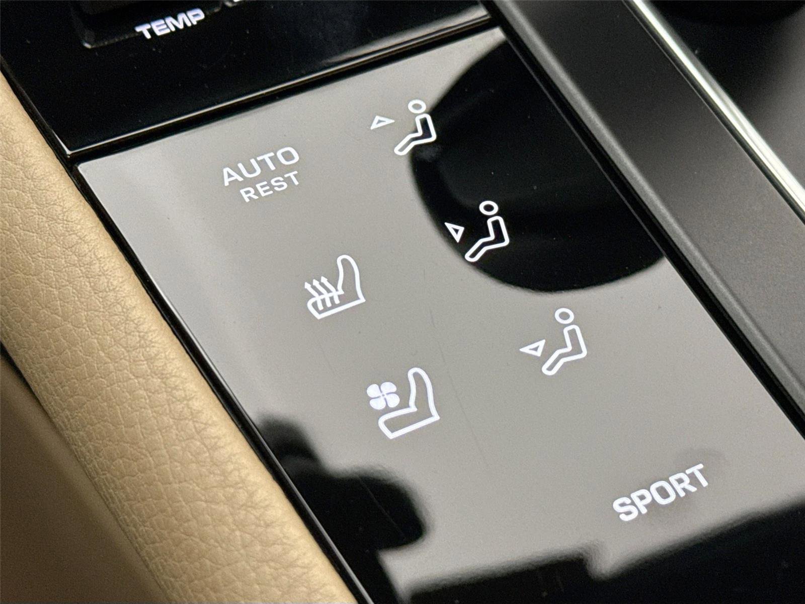 Used 2024 Porsche Macan T w/ Premium Plus Package image 8