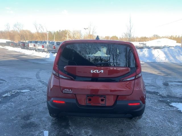 Used 2022 Kia Soul LX image 3