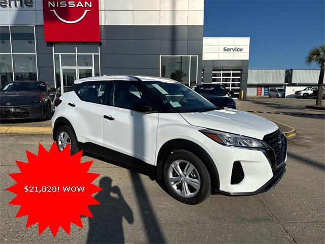 New 2025 Nissan Kicks Play S