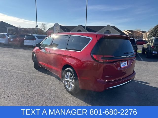New 2026 Chrysler Pacifica Select AWD/4WD image 4