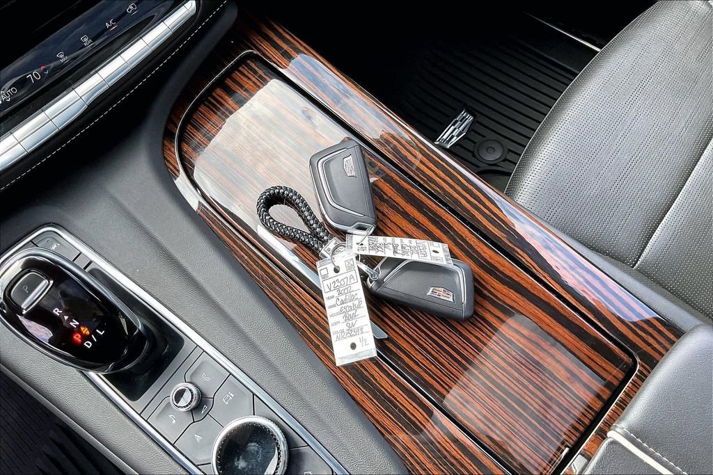 Used 2022 Cadillac Escalade Premium Luxury image 34