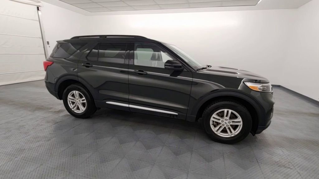 Used 2023 Ford Explorer XLT w/ Equipment Group 202A image 9