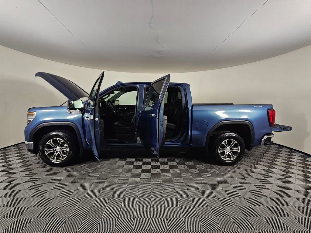 Used 2024 GMC Sierra 1500 SLT image 16
