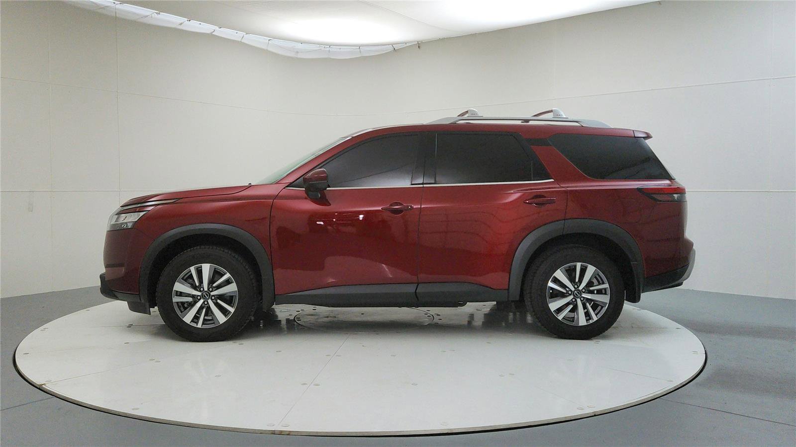 Used 2024 Nissan Pathfinder SL image 4