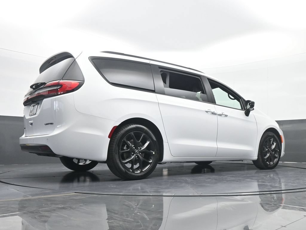 New 2026 Chrysler Pacifica Limited w/ S Appearance Package FWD image 55