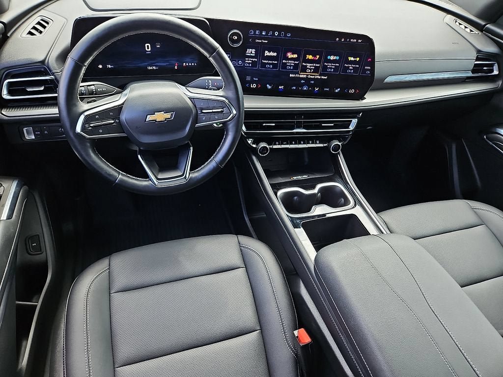 Certified 2025 Chevrolet Traverse LT w/ Driver Confidence Package FWD image 11