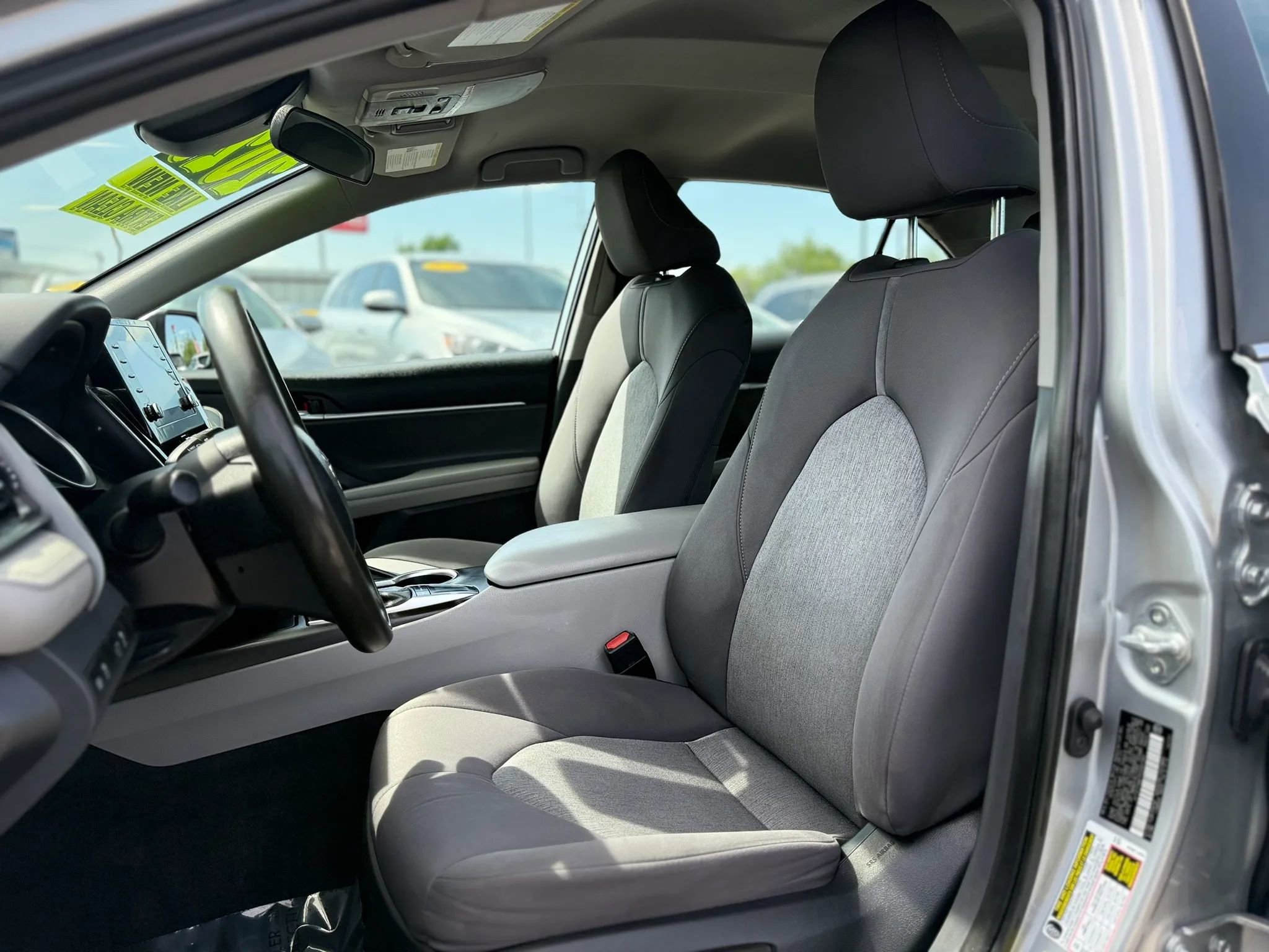 Used 2023 Toyota Camry LE image 9