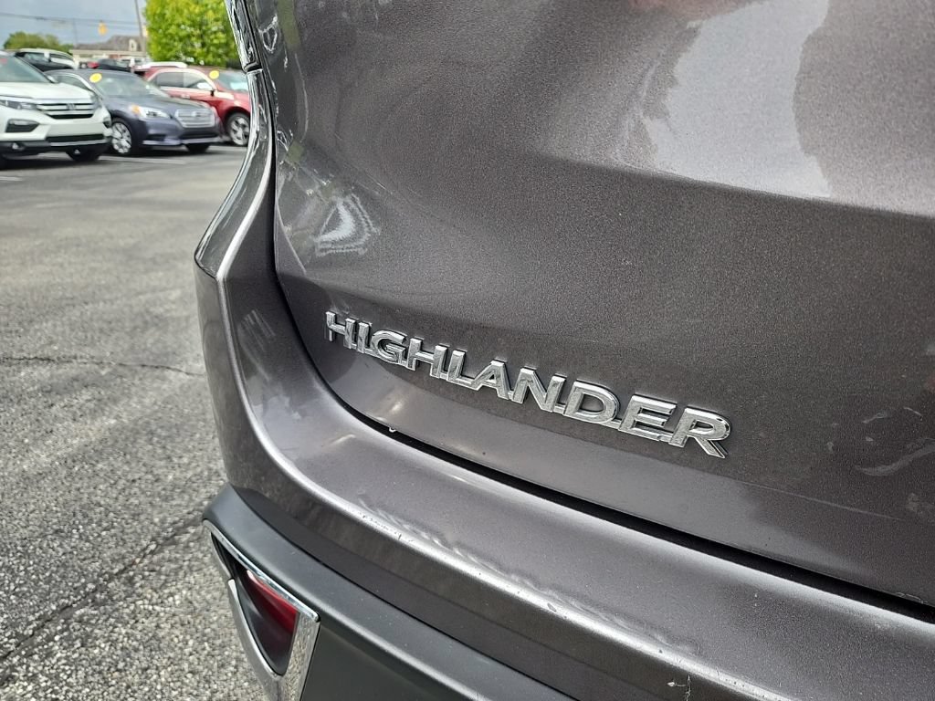 Used 2017 Toyota Highlander Limited Platinum AWD/4WD image 11