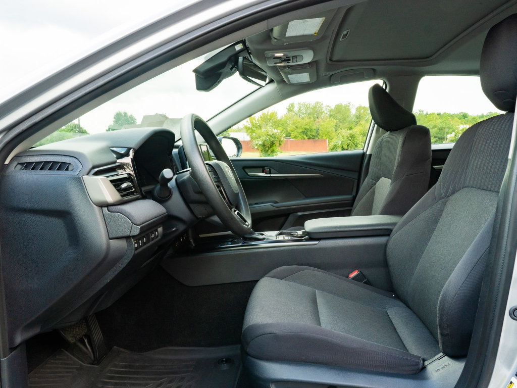 Used 2025 Toyota Camry LE w/ Convenience Package AWD/4WD image 12
