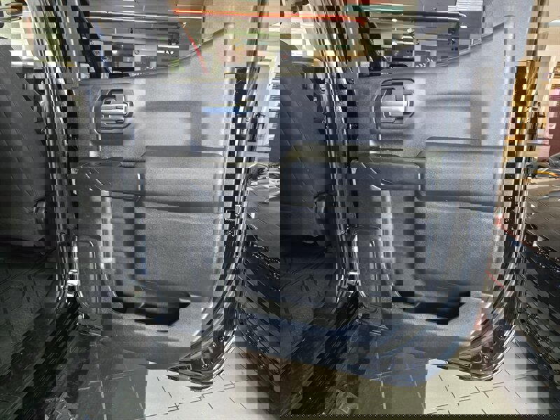 Used 2020 Chevrolet Silverado 1500 Custom w/ Custom Value Package image 15