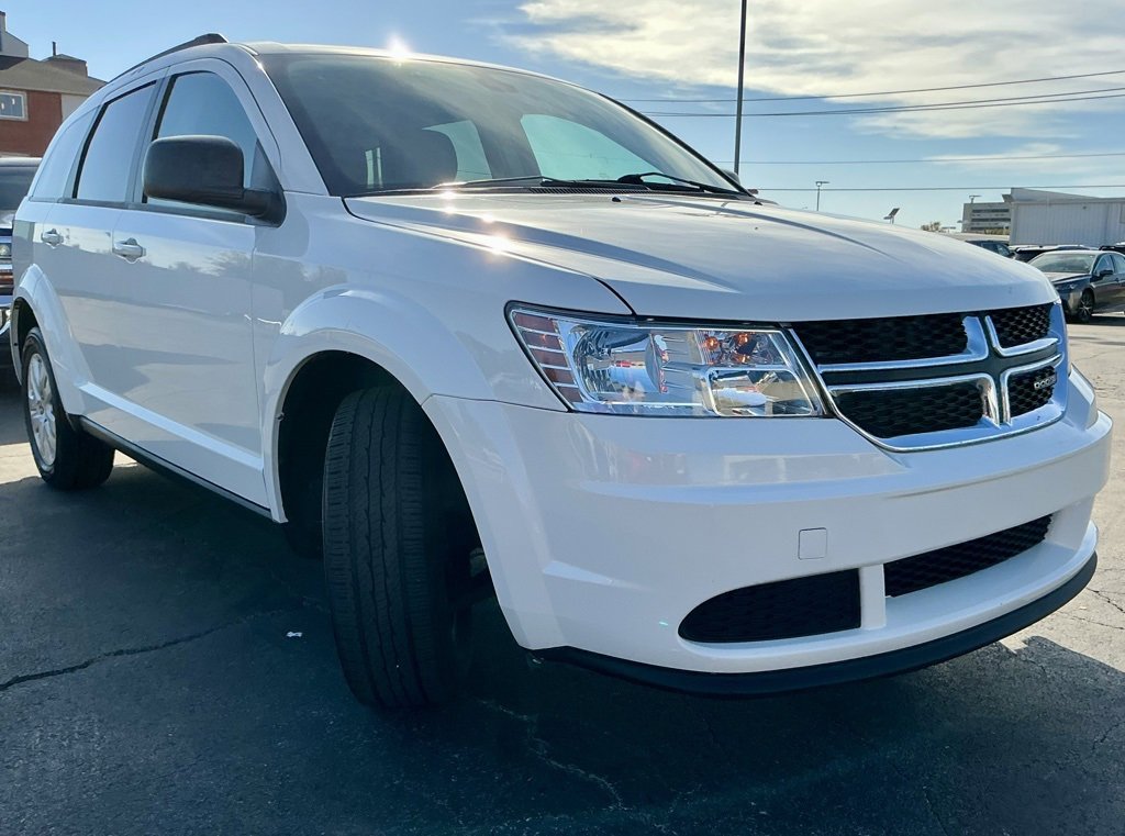 Used 2020 Dodge Journey SE image 2