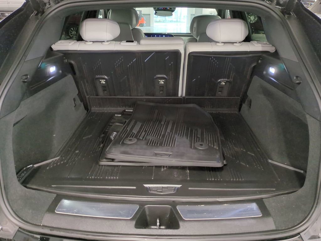 Used 2024 Cadillac Lyriq Sport image 12