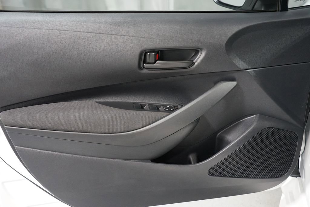 Certified 2025 Toyota Corolla LE image 27