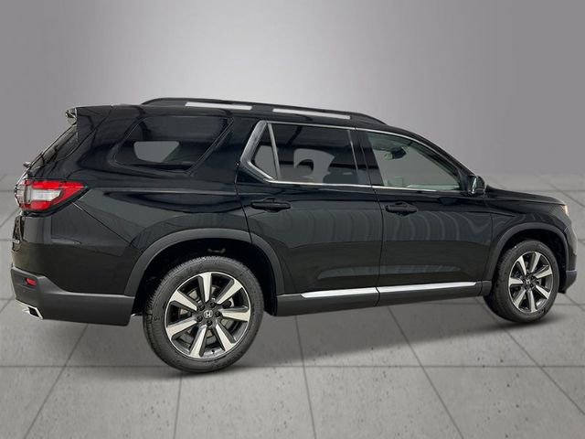 New 2025 Honda Pilot Touring image 9