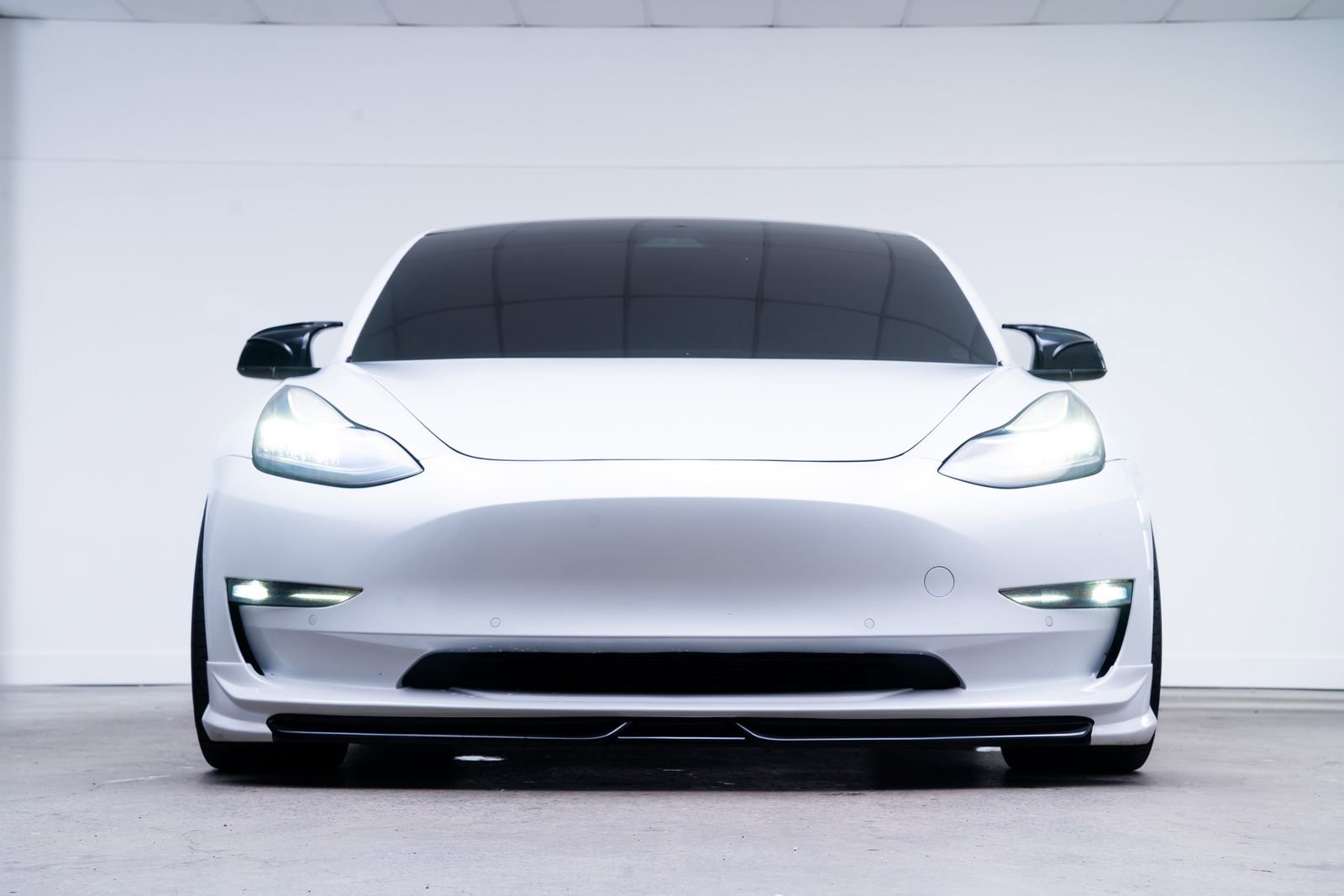 Used 2018 Tesla Model 3 Long Range AWD/4WD image 2