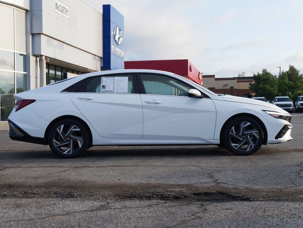 Used 2025 Hyundai Elantra Limited FWD image 20