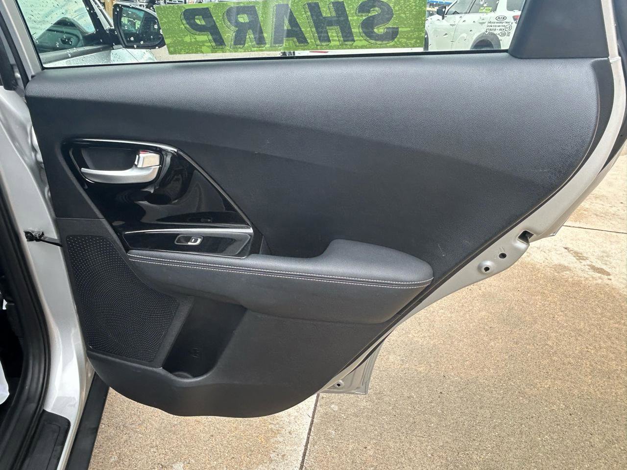 Used 2020 Kia Niro LXS FWD image 15