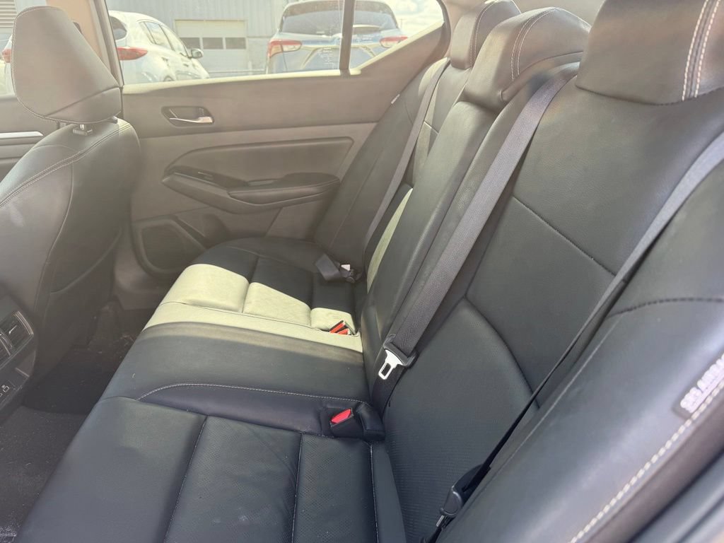 Used 2025 Nissan Altima 2.5 SL FWD image 16