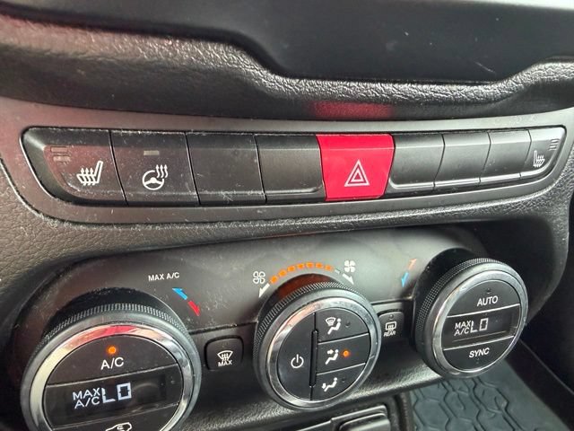 Used 2015 Jeep Renegade Limited FWD image 14