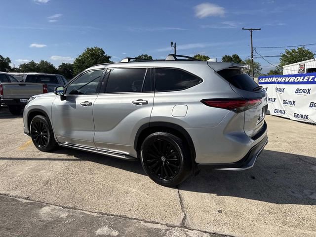 Used 2023 Toyota Highlander XSE FWD image 15