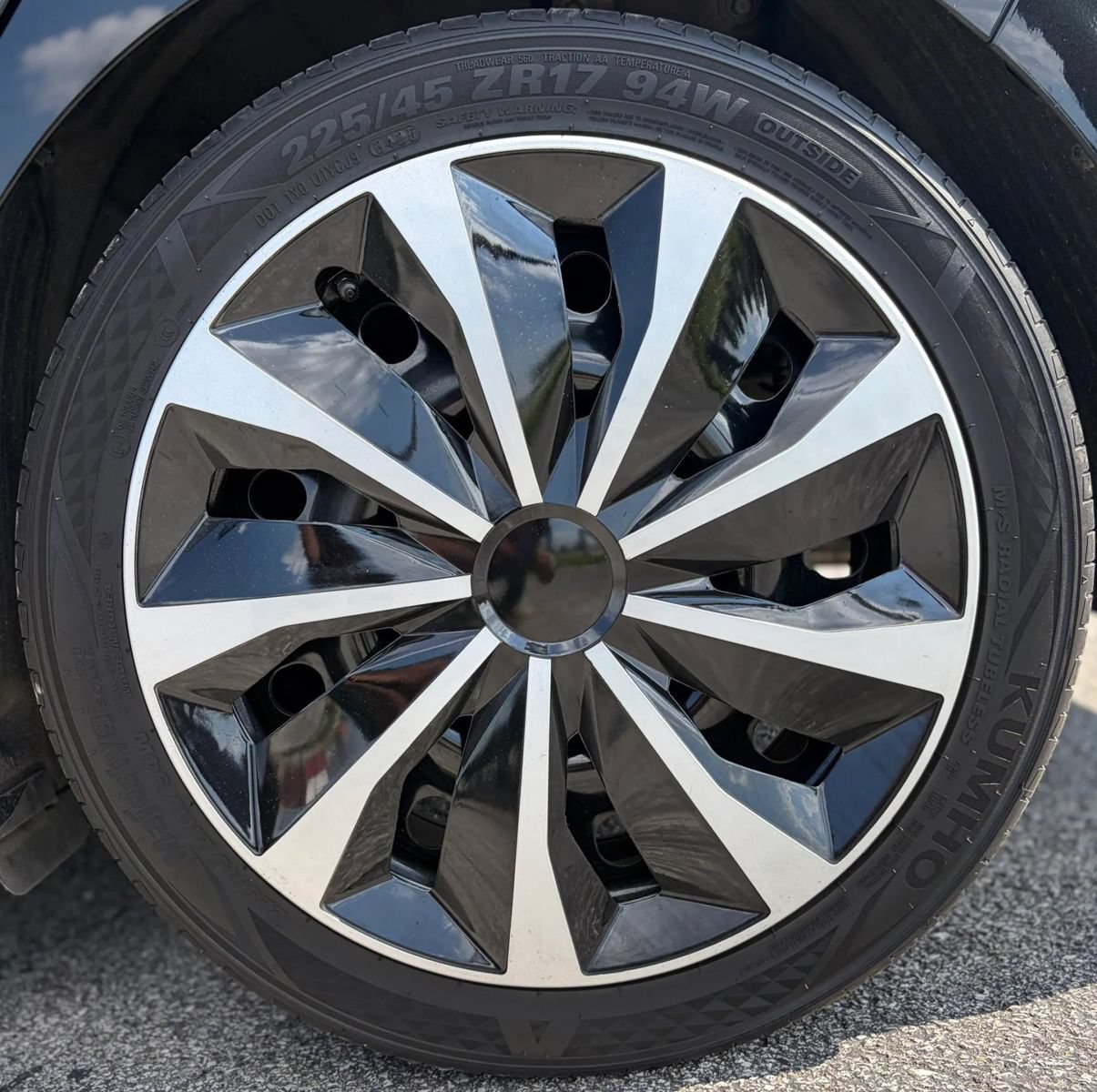 Used 2022 Hyundai Ioniq Limited FWD image 27