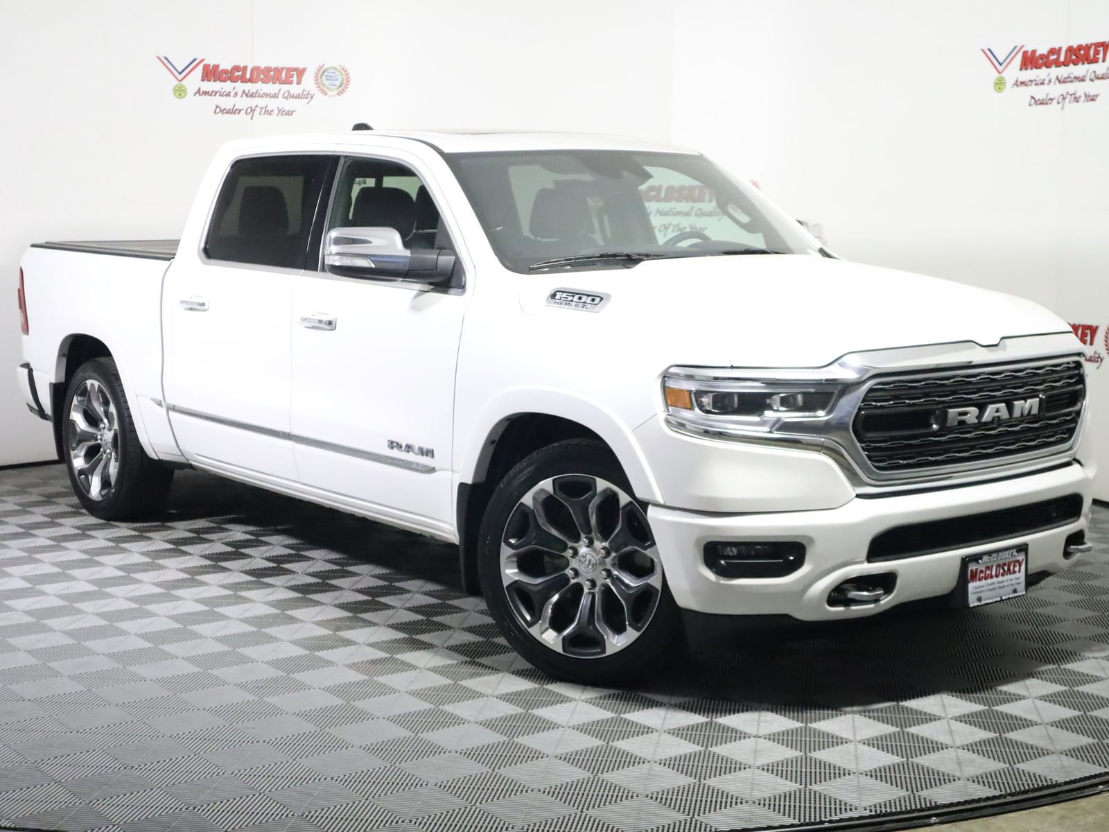 Used 2019 RAM 1500 Limited AWD/4WD image 2