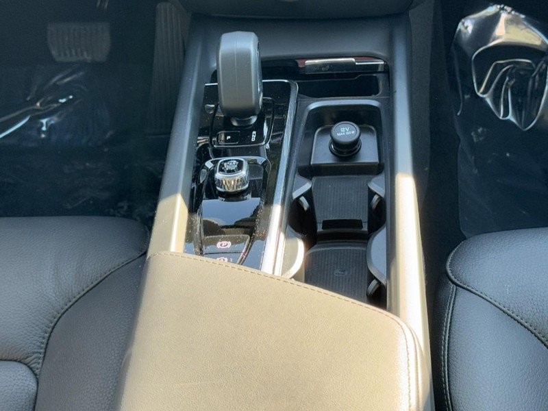 Certified 2025 Volvo V60 B5 Cross Country Plus image 15