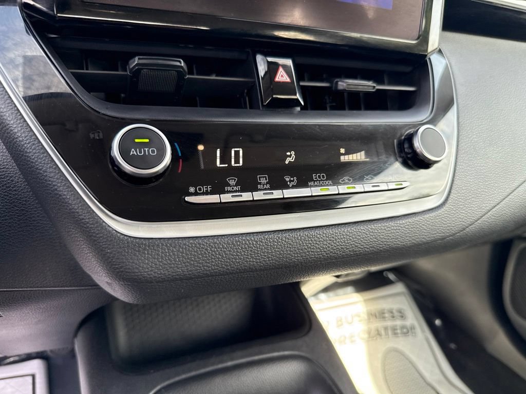 Used 2024 Toyota Corolla LE FWD image 31
