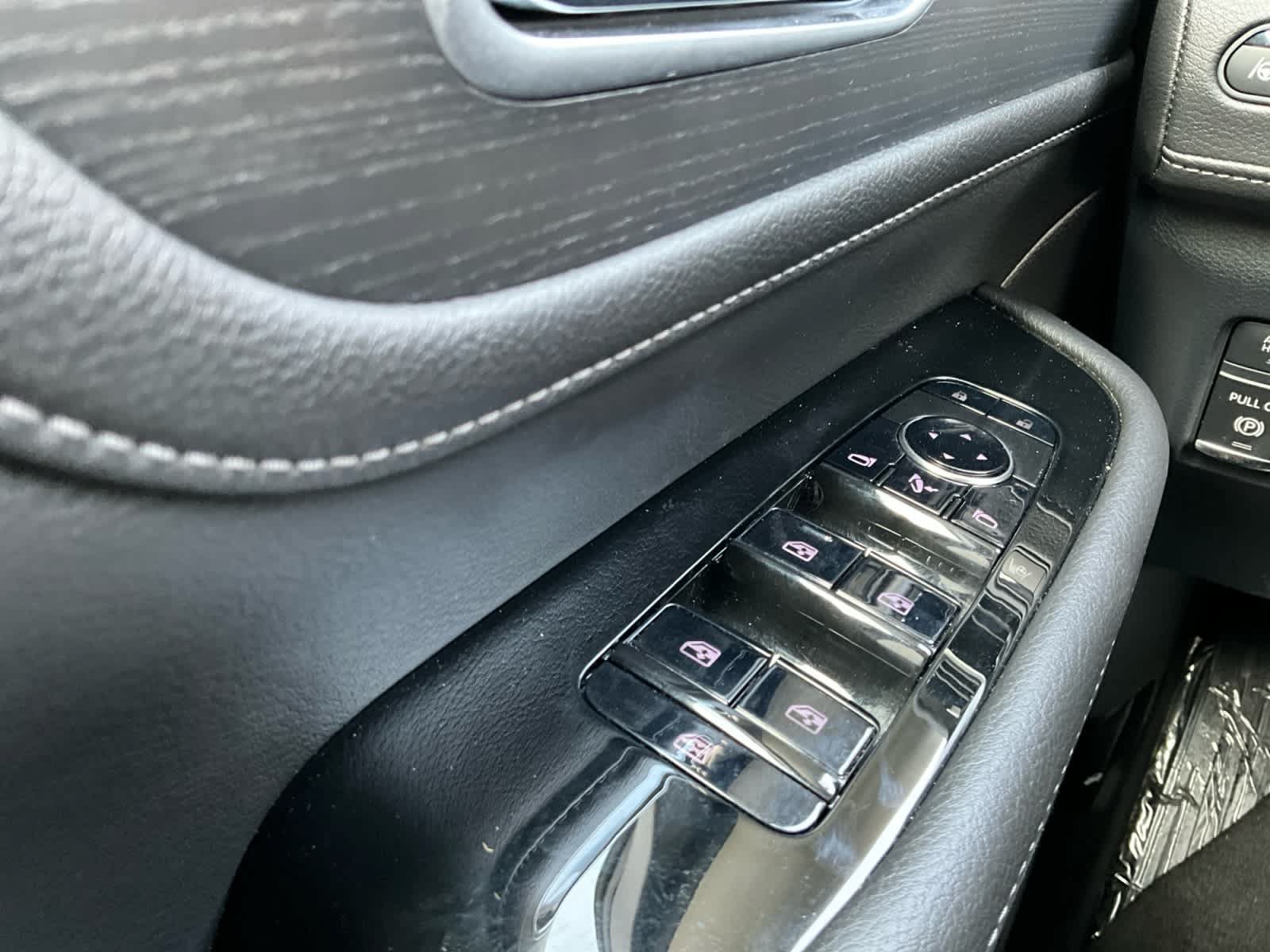 Used 2025 INFINITI QX80 Sensory w/ Exterior Package AWD/4WD image 35