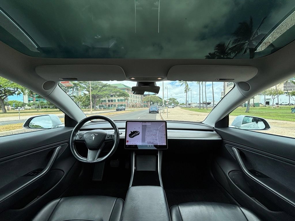 Used 2018 Tesla Model 3 Mid Range RWD image 12