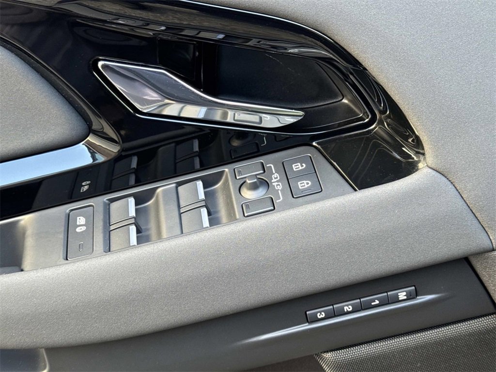 Used 2024 Land Rover Range Rover Evoque S image 28