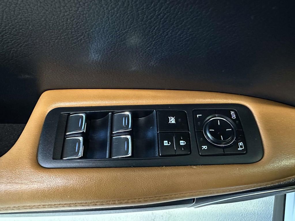 Used 2022 Lexus RX 350L Premium w/ Premium Package AWD/4WD image 16