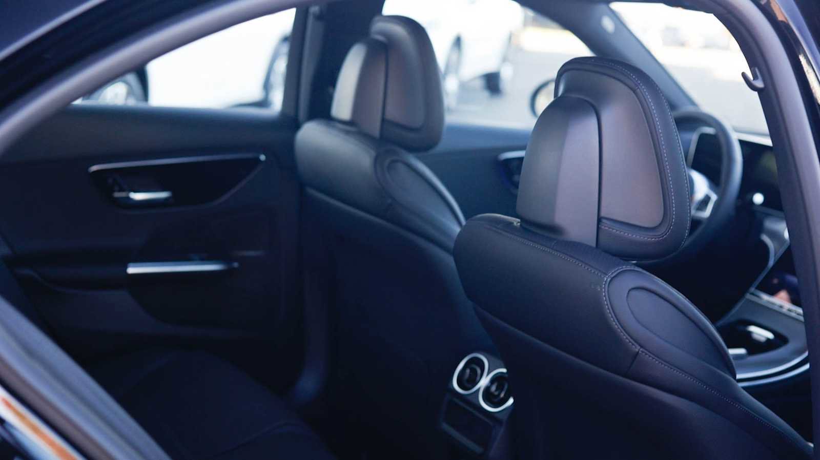 New 2026 Mercedes-Benz C 300 4MATIC Sedan image 17