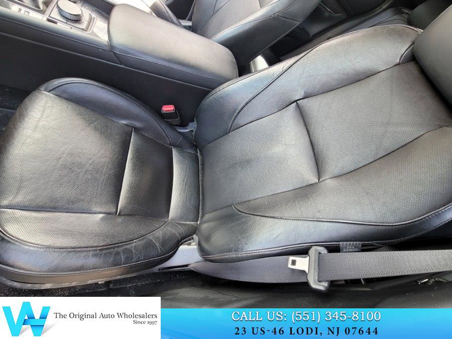 Used 2020 MAZDA MAZDA3 Hatchback w/ Premium Package image 10