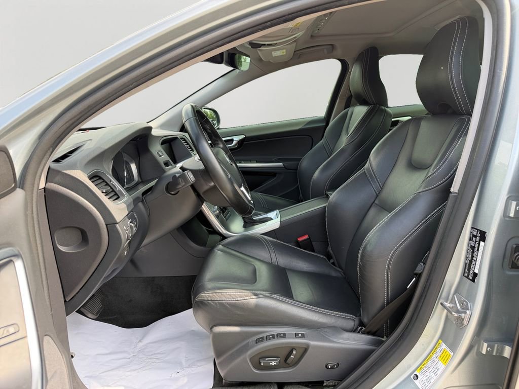 Used 2018 Volvo S60 T5 Dynamic w/ Vision Package FWD image 24