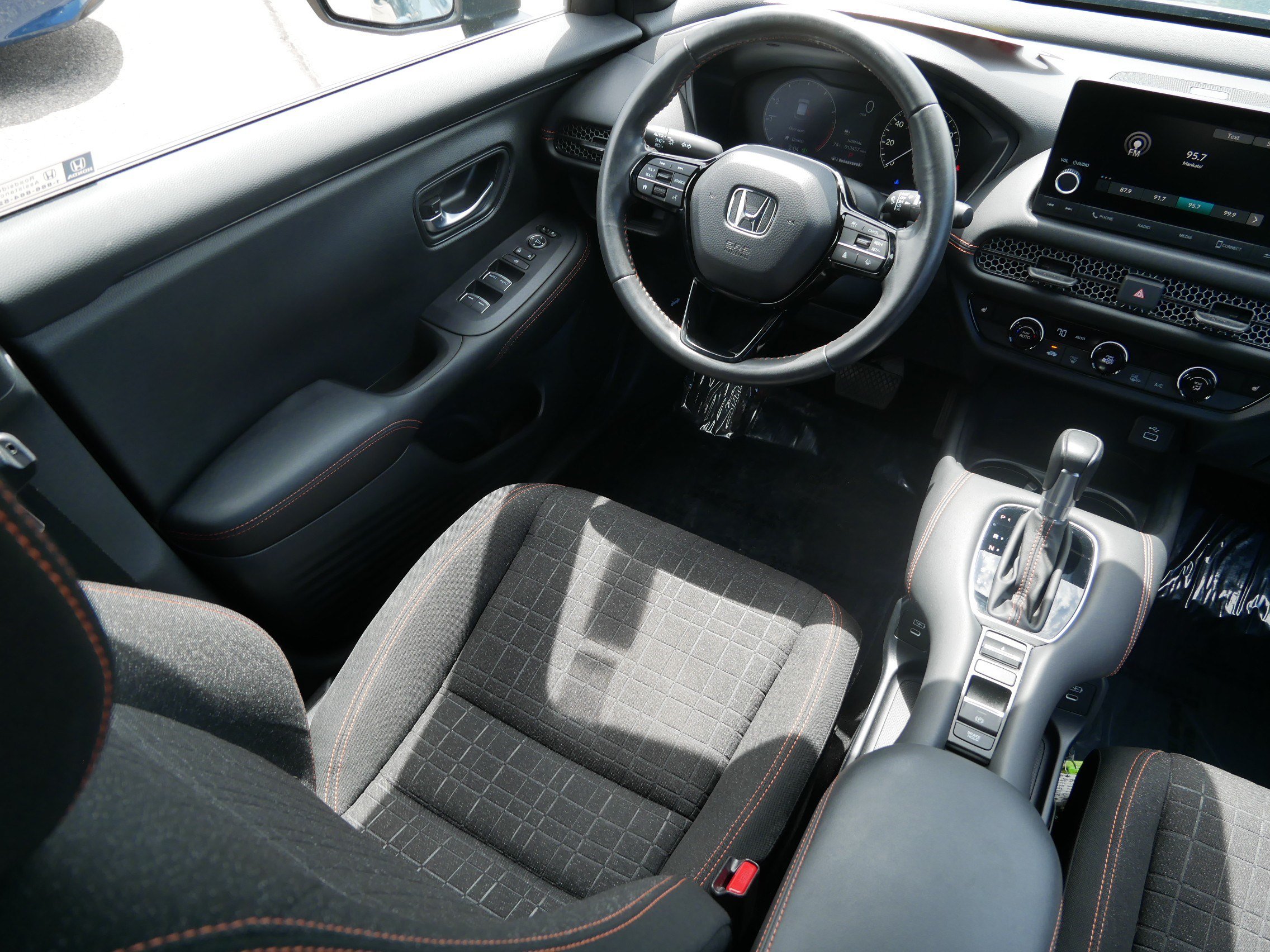 Certified 2024 Honda HR-V Sport image 9