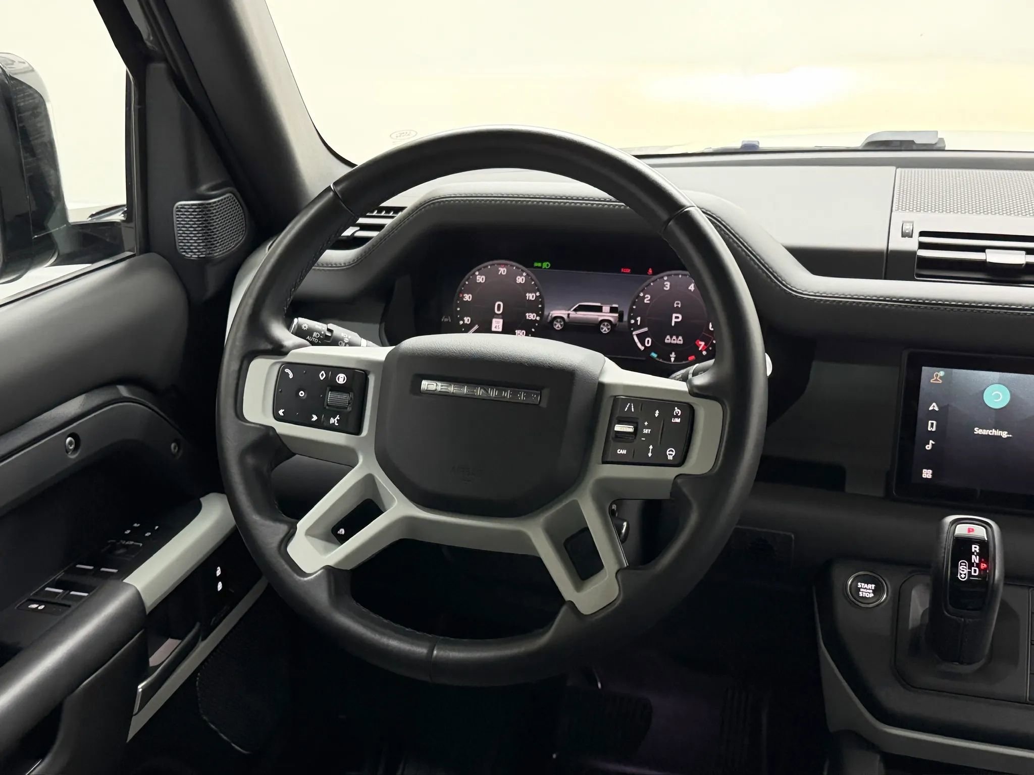 Used 2024 Land Rover Defender 110 SE AWD/4WD image 27