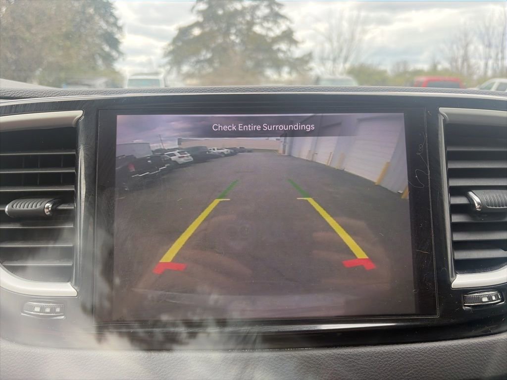 Used 2022 Chrysler Pacifica Touring-L image 20