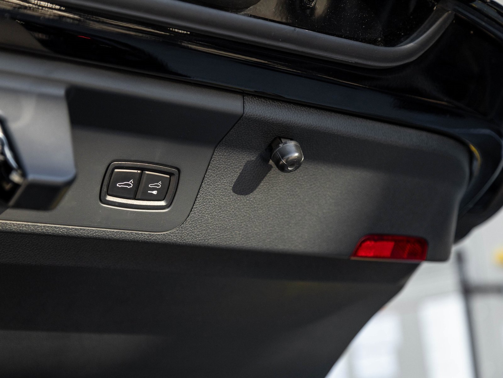 Certified 2021 Porsche Panamera image 31