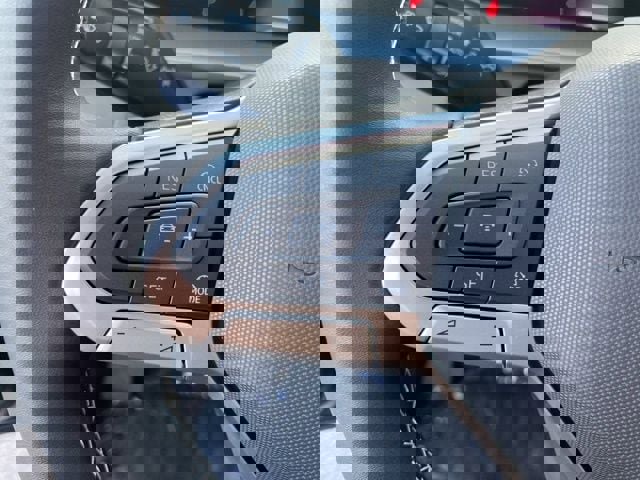 New 2025 Volkswagen Tiguan SE image 29