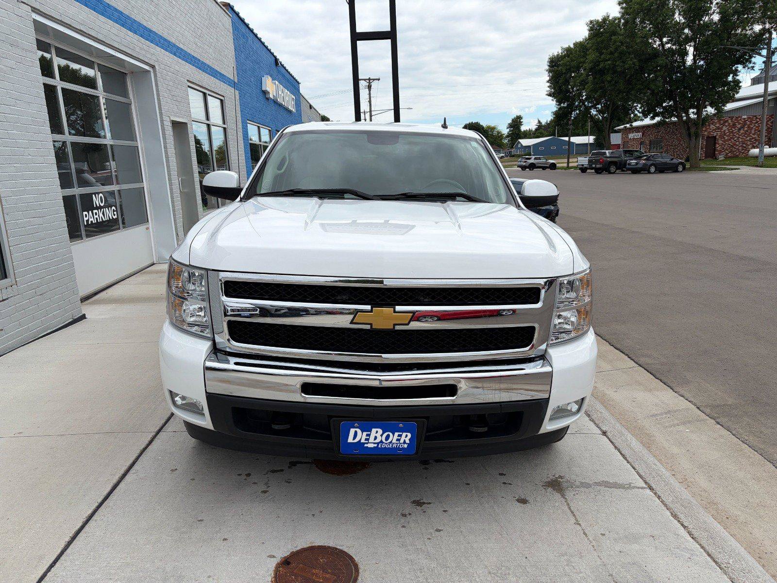 Used 2010 Chevrolet Silverado 1500 LTZ w/ Suspension Package, Off-Road AWD/4WD image 7